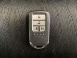 スマートキー付きですからドアロックの開閉およびエンジンスタートが楽々です。電動スライドドアの開け閉めもボタンで操作できます。