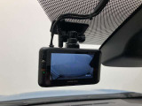 ニュースで流れる【事故の瞬間】【あおり運転】の映像は、ドライブレコーダーが録画しているからです。もしもの時の証拠映像を保存できます。