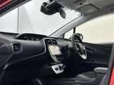 『運転席・インパネまわり』ハンドルやシートなども隅々までプロによる除菌クリーニング済み☆キレイな車内でドライブがより一層快適にお楽しみいただけると思います!