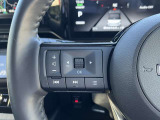 ステアリングスイッチでナビやオーディオ操作ができます。