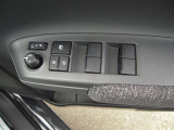 運転席パワーウインドウスイッチです。