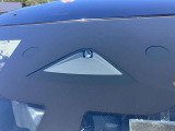 ★エマージェンシーブレーキ★前方の車両や歩行者に衝突する恐れがあるとシステムが判断すると表示と音による報知と共に自動的に弱いブレーキを作動させドライバーに衝突を回避する操作を促します!
