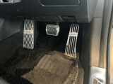 オルガン式アクセルペダルで、長距離も疲労を感じずにアクセル操作ができます。