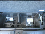 車載工具&パンク修理キットも搭載してます