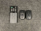 キーを取り出さずにドアを施錠&解錠。クルマの始動も可能です。