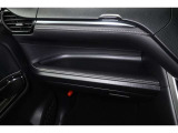 インパネテーブル装備!車内での小物などを一時的に置くとき利用できます。