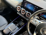 高電圧バッテリーは新車登録日から8年または16万kmまでEQ特別保証が適用されます。