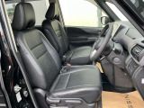 運転席まわりです。実際に座ってみて、乗り心地を体験してみてください。