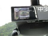 バックカメラの映像がルームミラーで確認できます。