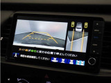 ◆リアカメラdeあんしんプラス◆駐車場をバックで出るときなど、リアワイドカメラの映像から危険を検知。走行中のさまざまな危険回避をサポートします!