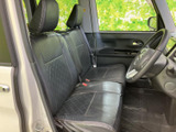 快適な座り心地のシートが、ドライバーを優しく包み込みます。運転しやすい視界と操作性で、長距離運転も疲れにくく快適です。