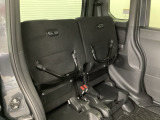 リアシート座面を持ち上げると、背の高い荷物を積むのに便利なトールモードに変身します!多彩なシートアレンジで使い勝手良好!