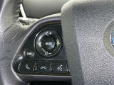 ステアリングスイッチ装備!運転しながら手元でオーディオの操作などができます。