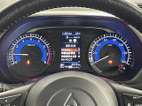 【メーターまわり】ドライバーから見やすい位置にあって安全運転に寄与します。マルチインフォメーションディスプレイでは、クルマに関する情報の確認はもちろん、各種安全機能・装備のON/OFFも設定可能。