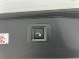 【パワーバックドア】ボタン一つでテールゲートが自動で開閉します。