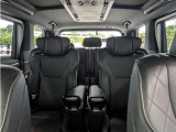 「中古車ハイブリッド保証」付き。ハイブリッド機構を無償で保証します。保証期間は、初度登録年月から10年目まで、またはロングラン保証が終わってから3年間。ただし累計走行距離が20万km以内です。