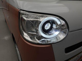 夜間ドライブの安心感を高めめるLEDヘッドランプは、丸目で愛嬌のあるデザインに。さらCANBUSロゴがオシャレを演出します。