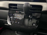 操作が簡単なシフトレバーですのでストレスなく運転が出来ますよ!