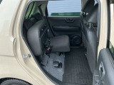 2列目シートにはチップアップ機構も装備されてますので背の高い荷物を載せる際に大変重宝しますよ!(^^)!
