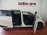 両側パワースライドドア付きだから、狭い駐車スペースなどでの 乗り降りラクラク!小さなお子さまのいるご家庭には嬉しい装備。