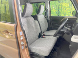 運転席シート廻りは使用感も少なく、良好な状態となっています。丁寧に使われていたことがよくわかりますね。