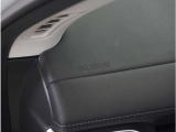 【助手席エアバッグ】助手席エアバッグが付いてます。助手席の搭乗者を万が一の事故の際に衝撃から体を守ってくれます。