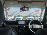 視界広々で運転しやすいインパネ