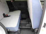初回車検までのメンテナンスをセット商品として『ワンダフルパスポート』をご案内♪納車後のメンテナンスは愛知ダイハツにお任せください(*^_^*)