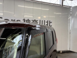 車内の換気には必需なドアバイザーです。特に、雨の日の換気に助かりますね。