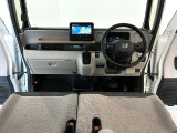 【前方視界】開放的な前方視界!運転がしやすく疲れにくいです♪窓が大きく、見通しがとっても良いおクルマですよ♪