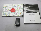 取説・メンテナンスノート・スマートキーの3点セットです。