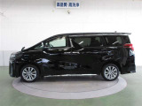 トヨタが培った高級車のための先端技術を惜しみなく注いだ大空間高級サルーン、それがアルファードです。