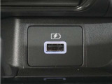 充電用のUSBジャックが付いております。