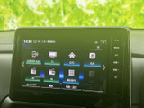 ホーム画面にオーディオや電話、情報設定などの項目が並び、目的のメニューを確認しやすい構成です。使いたい機能を画面から選べるため、日常の操作も迷いにくく便利です。