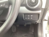 【パーキングセンサー】障害物などが車両に近づいた際に、音と画面表示にてお知らせしてくれます。警告音も段階的に鳴ってくれるので、どのくらいの近さなのか感覚的に察知することが出来ます♪