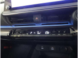 オートエアコン付車です。自動で温度と風量を設定する優れものです。