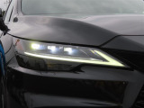 今や主流となってきました「LEDヘッドランプ」。消費電力も少なく、エコ走行に貢献します。コレが付いているだけで、優越感に浸れますよね。HIDに負けないくらい明るく安全です。