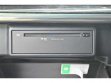 オプションのDVD、CDスロットルです。お気に入りのDVD、CDを楽しむ事ができます。
