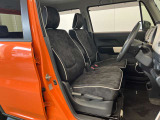 車を運転する際には運転席の存在は欠かせません。しっかりとチェックしたいポイントですね。