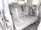 リアシートの画像です!中古車にも純正用品のお取付が可能です!社外の用品もお安くお取付いたします!持ち込みでの取付もご相談ください。