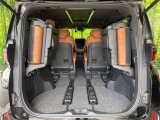 普段のお買い物や通勤、送迎等に十分な荷室スペースを確保しております。セカンドシートを倒すと、大きな荷物の積載も可能です♪