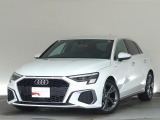 2001年オープン。 Audi正規ディーラーとして最も歴史のあるAudi 江戸川は、2フロアに分かれるガラス張りのショールームです。