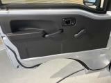 車両状態証明書修復歴の有無も一目瞭然。機能や内装・外装、走行距離、修復歴の有無をチェックし、クルマの状態を10段階にした車両状態証明書。数字や記号を使ってわかりやすく表示しています。