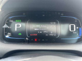 運転席メーター パッと見やすい液晶になっています♪