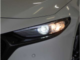 【LEDヘッドライト】省電力で長寿命の明るく運転しやすいLEDヘッドランプです。明るく照らすので暗い夜道からお客様を守ってくれます。お近くの広島マツダまでお越しください。