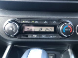 操作しやすいオートエアコン。車内をいつも快適に保つ事が出来ます。