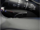 【ステアリングシフトスイッチ】ハンドルから手を離さずに素早くシフトアップ&ダウンができます。お近くの広島マツダまでお越しください。
