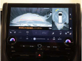 バックモニターで狭い場所や車庫入れもスイスイ、ラクラク! ですが、目視は忘れずにお願いします!