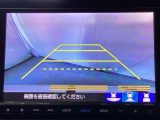 バックでの車庫入れも安心です! リアカメラが付いているバックモニター付のナビを装備しております。操作線もついており距離感も画面から確認できます。