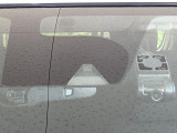 【エマージェンシーブレーキ】走行中に前方の車両等を認識し、衝突しそうな時は警報とブレーキで衝突回避と被害軽減をアシスト。より安全にドライブをお楽しみいただけます。